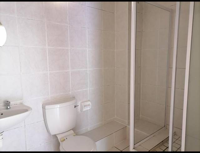 0 BEDROOM PROPERTY TO RENT IN RONDEBOSCH